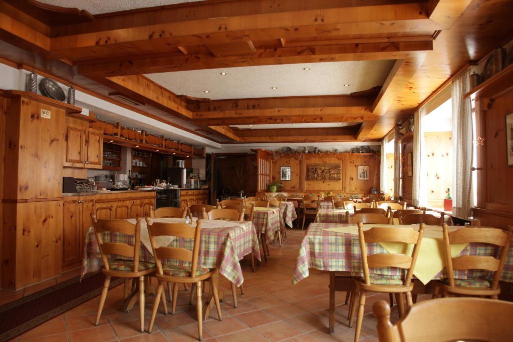 Hotel-Restaurant Zum Kirschbaum Rottendorf Exterior foto